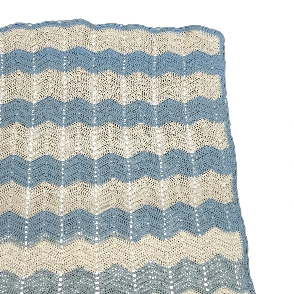 Handmade Crochet Baby Blanket Afghan White Blue Chevron‎ Ripple Soft 32x30